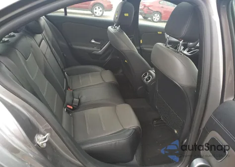 2019 Mercedes-Benz A 220 4Matic z USA, uszkodzony, nr VIN WDD3G4FB8KW002738